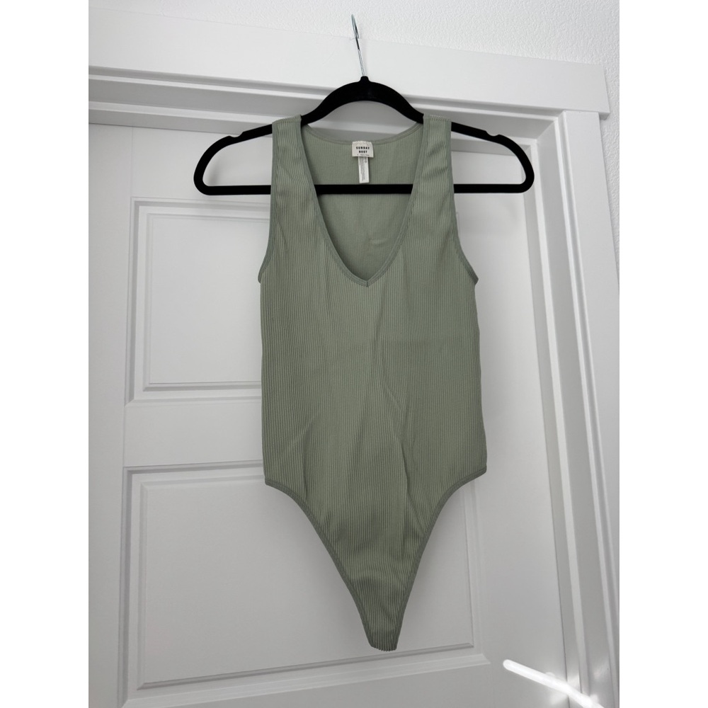 ARITZIA RIBBED BODYSUIT